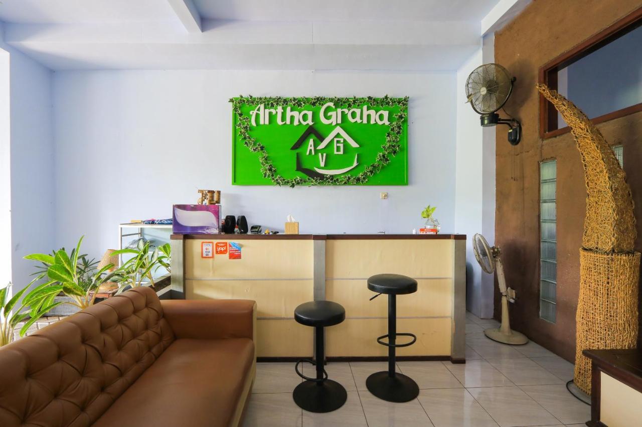 Hotel Oyo 2453 Artha Graha Vip à Banyuwangi  Extérieur photo