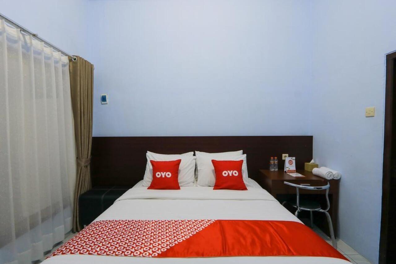 Hotel Oyo 2453 Artha Graha Vip à Banyuwangi  Extérieur photo